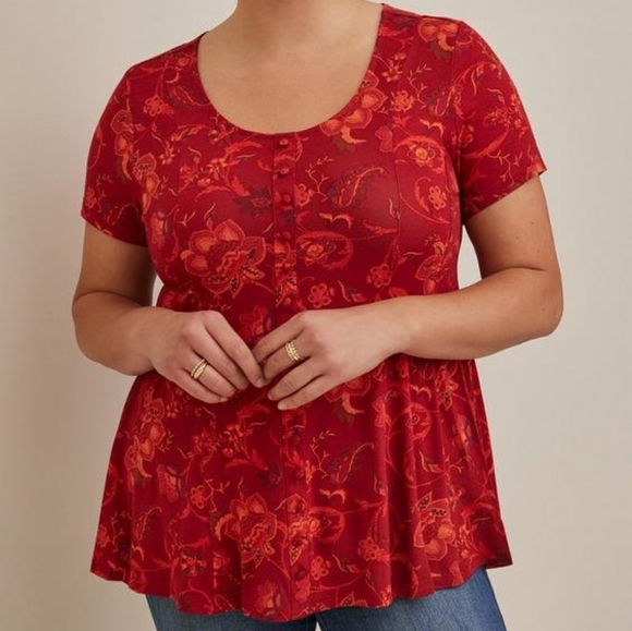 Torrid Plus Size 2 - Super Soft Button-front Seamed Top in Red - Picture 1 of 10